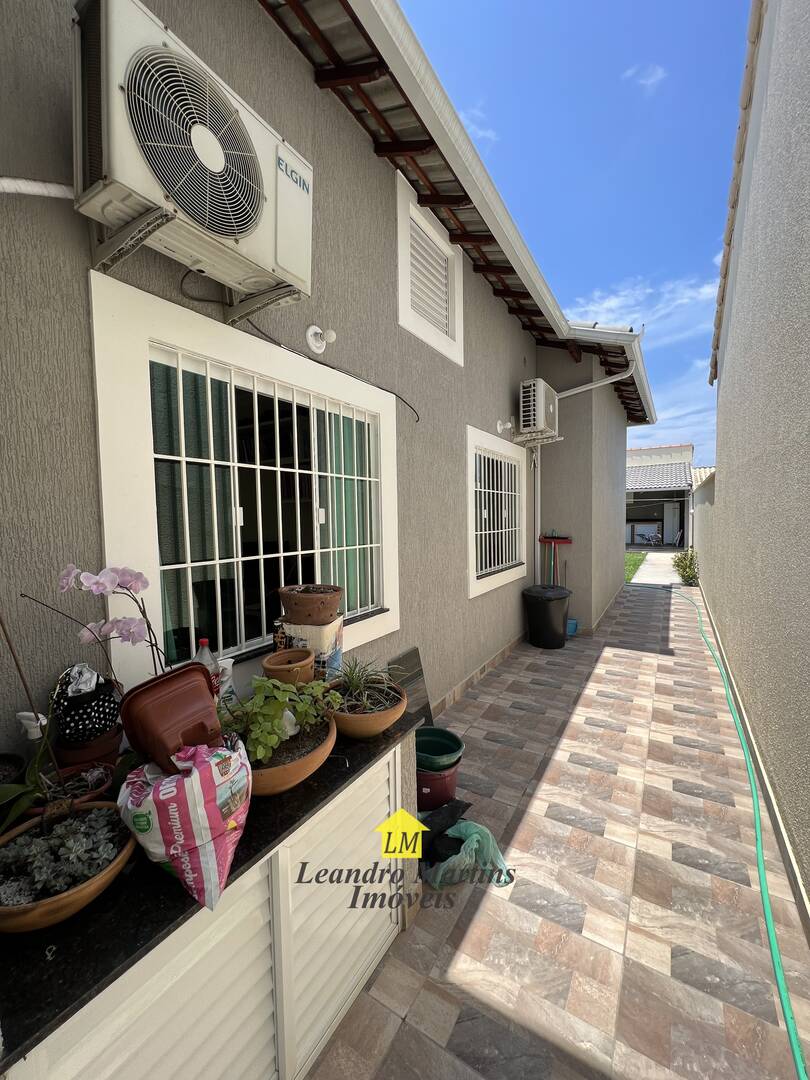 Casa à venda com 3 quartos, 300m² - Foto 9