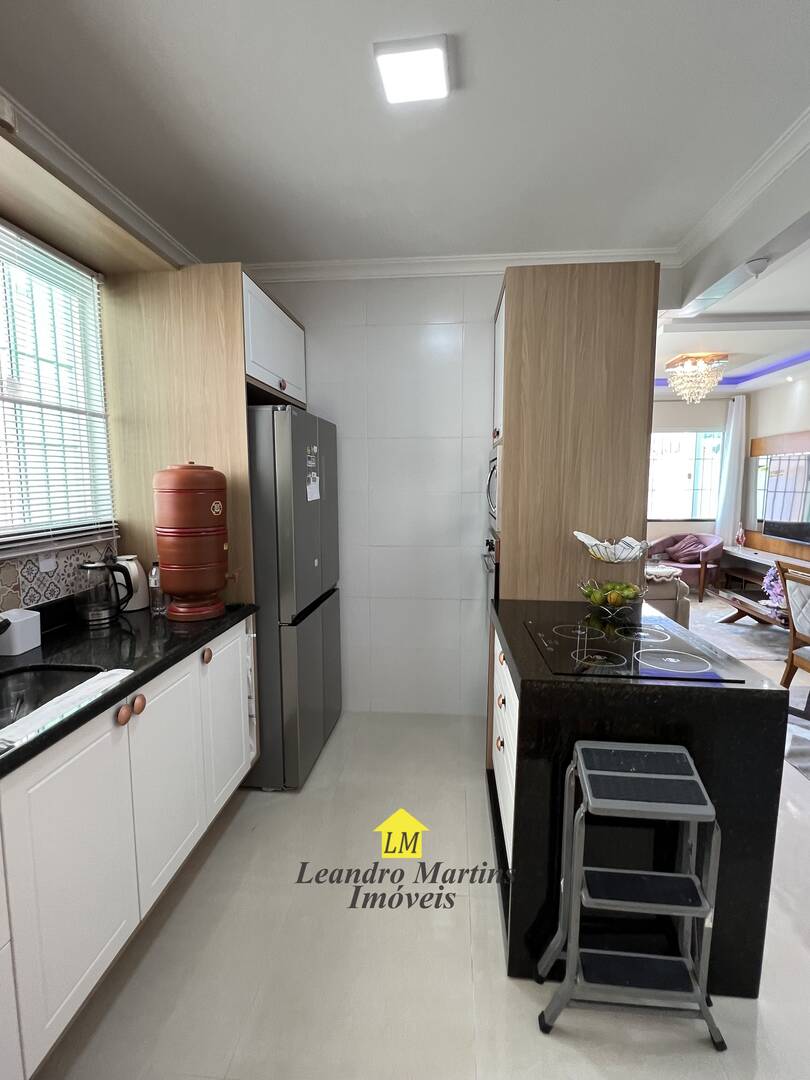 Casa à venda com 3 quartos, 300m² - Foto 31