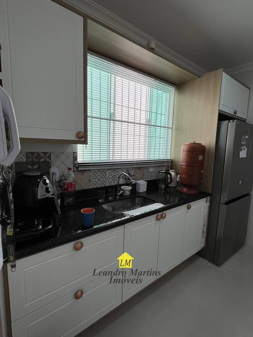 Casa à venda com 3 quartos, 300m² - Foto 32