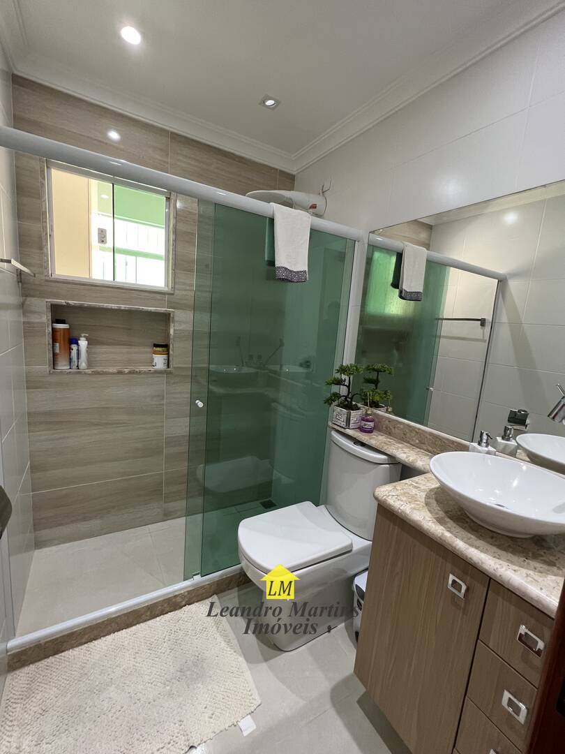 Casa à venda com 3 quartos, 300m² - Foto 44