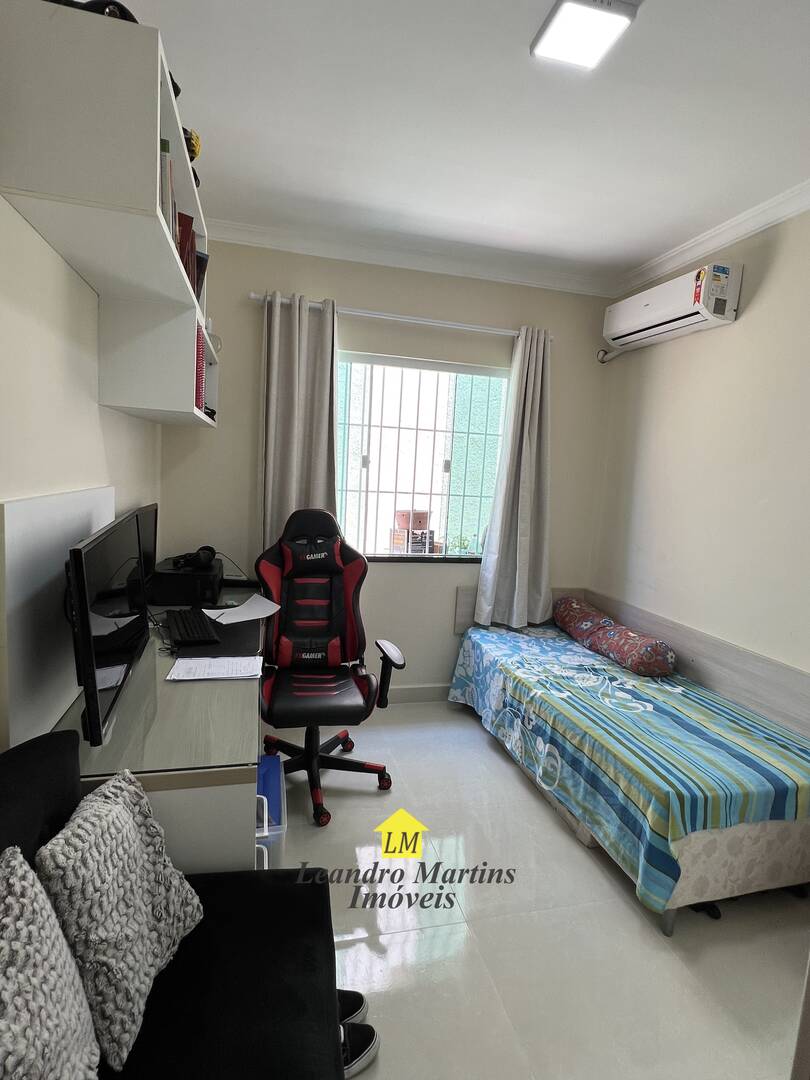 Casa à venda com 3 quartos, 300m² - Foto 46